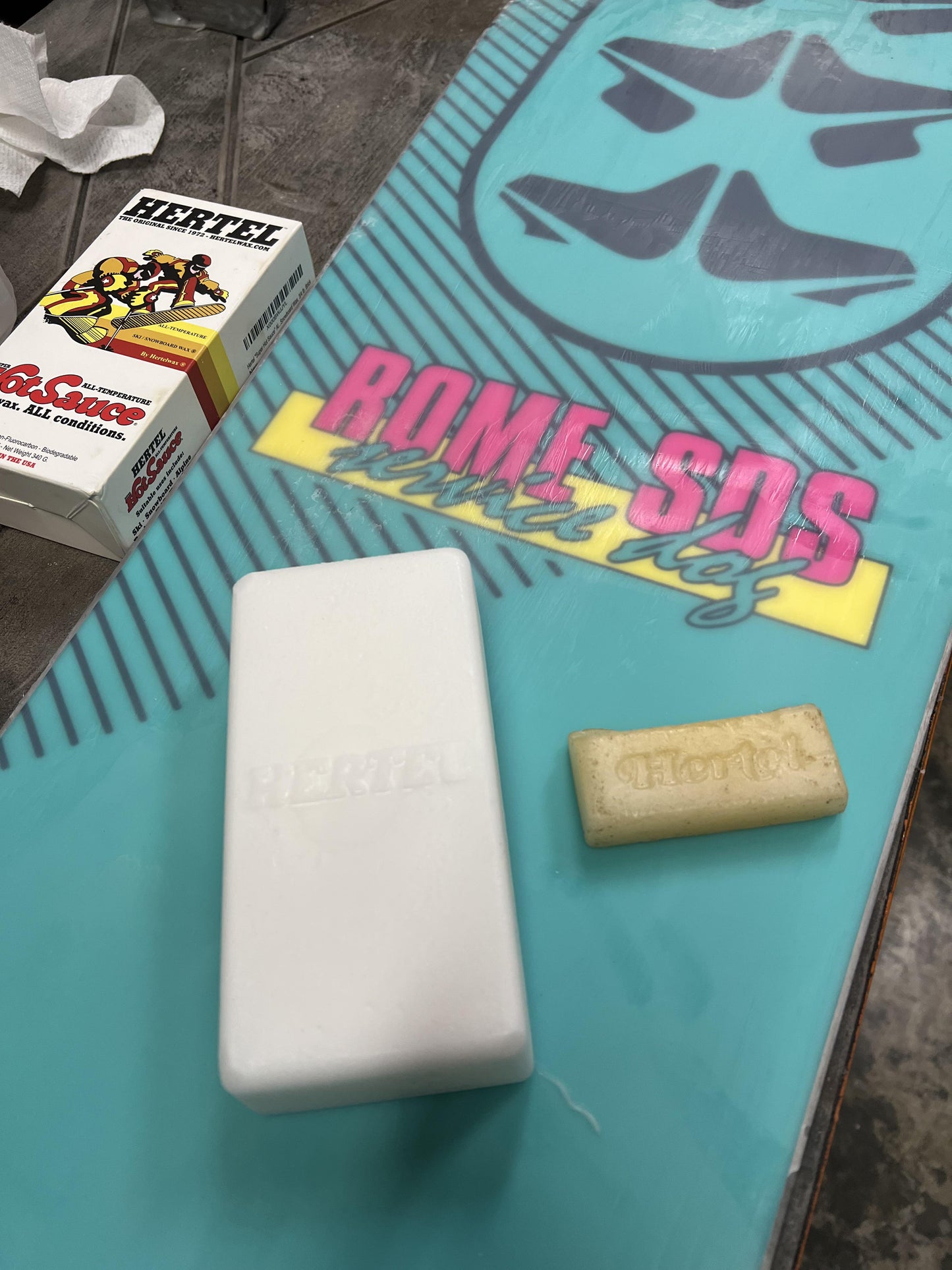 Hertel Shop Wax — All Temperature Ski & Snowboard Wax